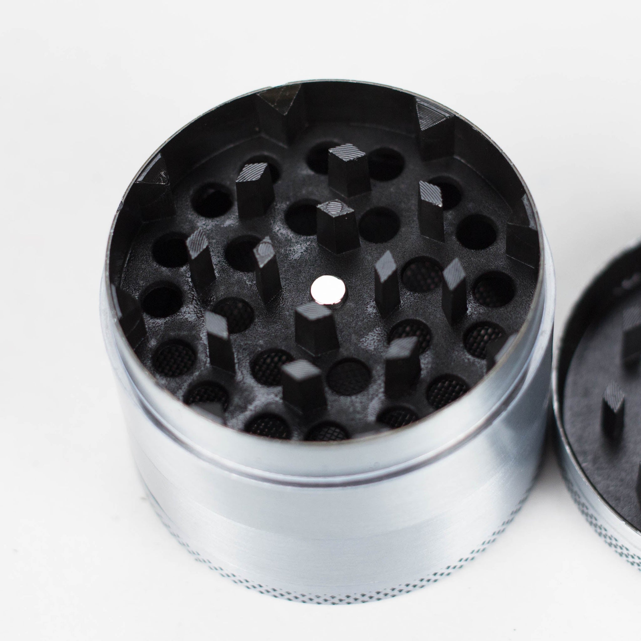 2" Metal Grinder 4 Layers with Skull Design